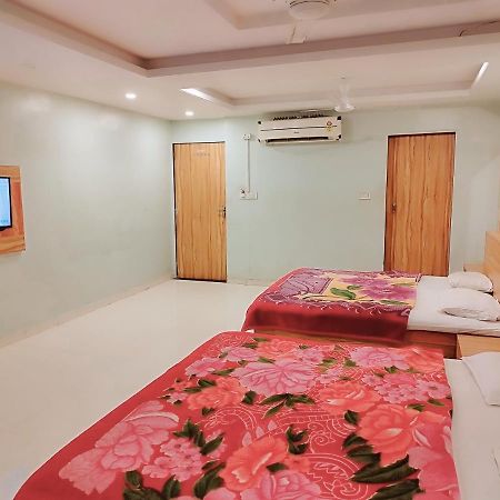 Hotel Guru Kripa - 500Mtr From Shreenathji Temple Nāthdwāra Zewnętrze zdjęcie