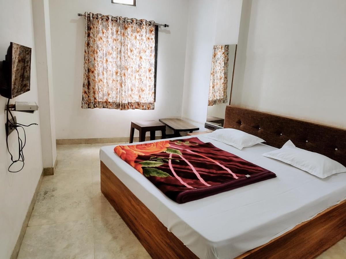 Hotel Guru Kripa - 500Mtr From Shreenathji Temple Nāthdwāra Zewnętrze zdjęcie